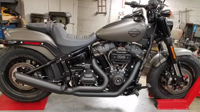 D&D - D&D Low Cat Upswept 2 into 1 Black M8 Softail