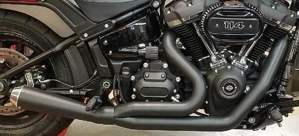 D&D - D&D Abuelo Cat Upswept 2 into 1 Black M8 Softail Wide Tire Models