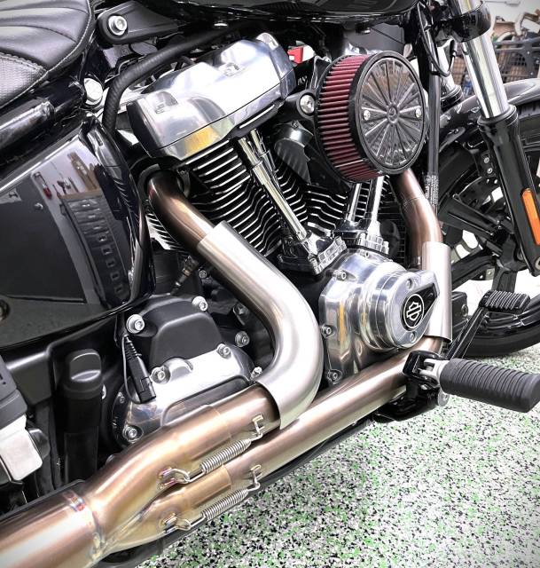 Jackpot Riot 2 Into 1 Exhaust Stainless Milwaukee-8 Softail