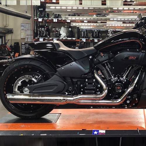 D&D - D&D Fat Cat 2 into 1 Black M8 Softail Wide Tire Models